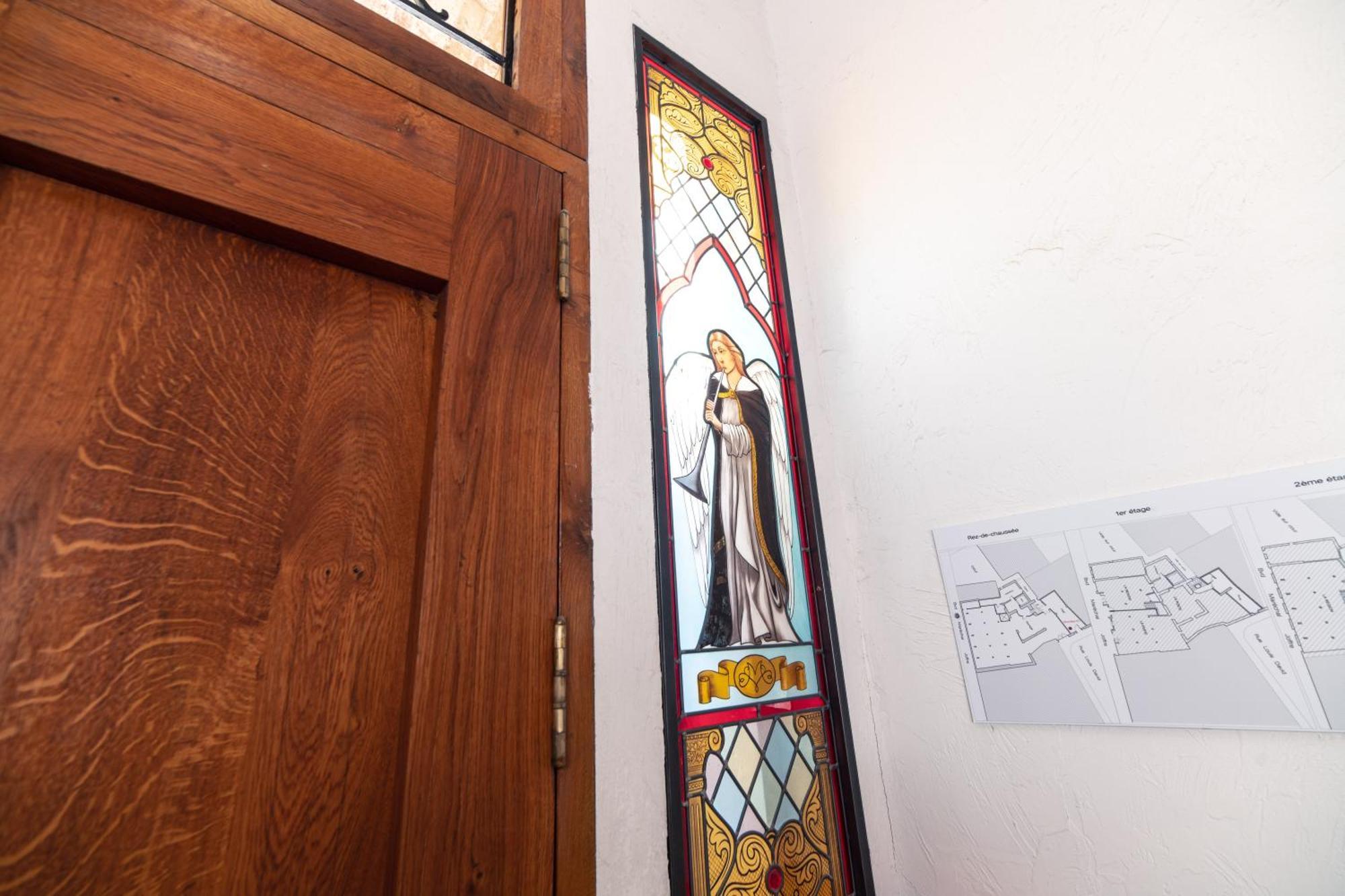 Appartement Familial A Mezzanine Presbytere Dans L'eglise *