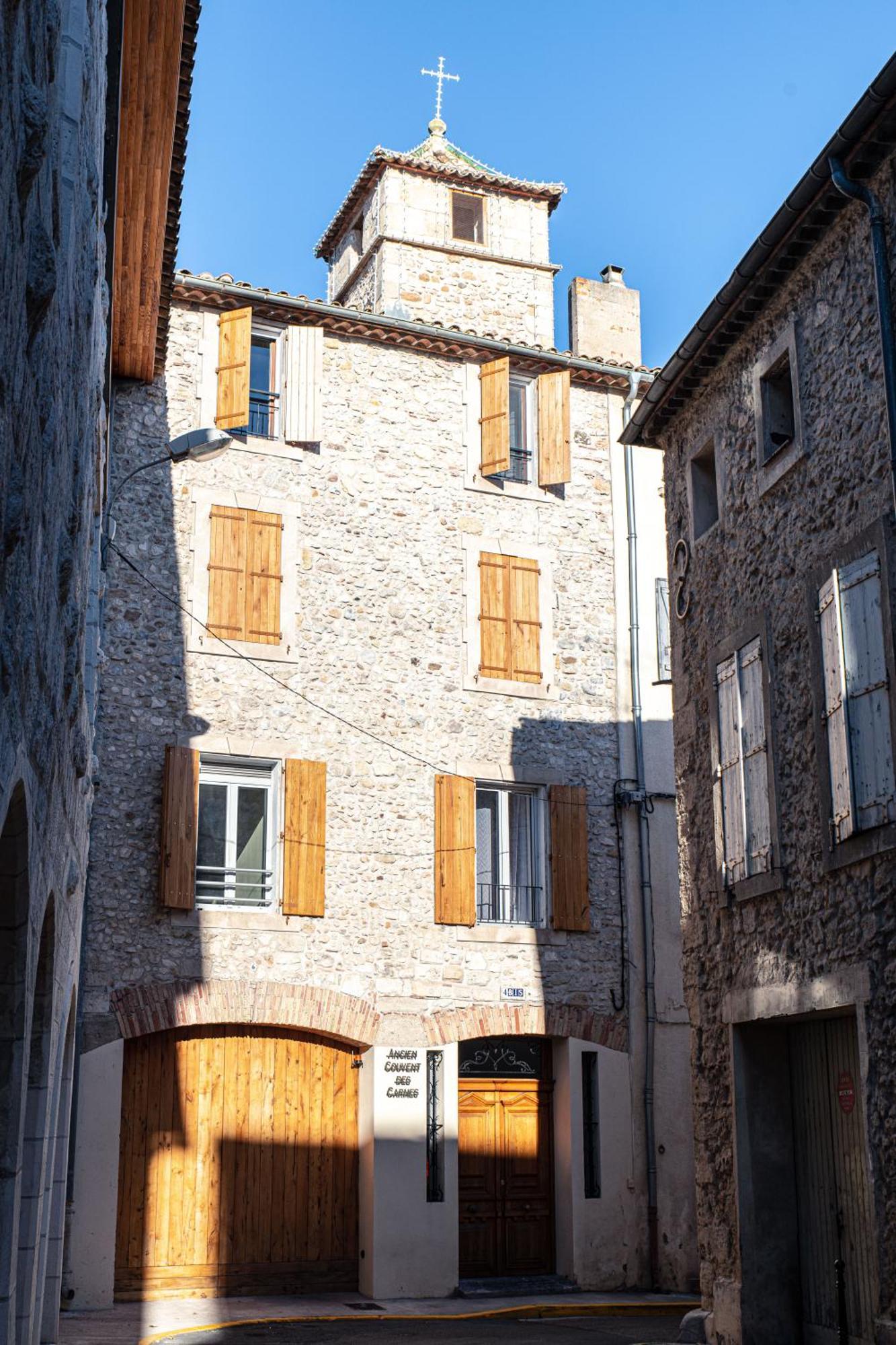 Familial A Mezzanine Presbytere Dans L'eglise Appartement